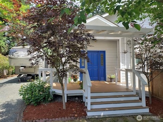 18208 25th Ave NE, Lake Forest Park, WA 98155