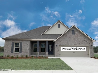 12131 Walker Rd, Ocean Springs, MS 39564