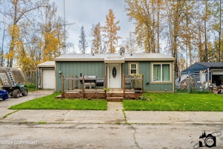 10815 E Twin Peaks Ct, Palmer, AK 99645