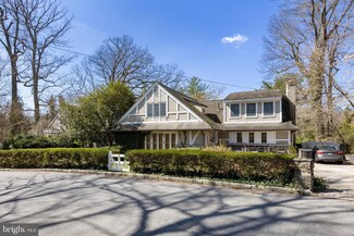504 Waldron Park Dr, Haverford, PA 19041