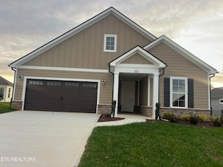 149 Honeysuckle Dr, Lenoir City, TN 37771