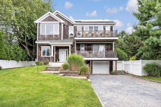 25 Oceanview Dr, Southampton, NY 11968