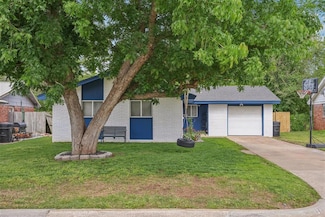 113 Brookside Dr, Moore, OK 73160