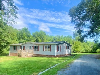 5325 Birds View Rd, Randleman, NC 27317