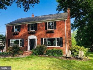 128 Harbourton Woodsville Rd, Lambertville, NJ 08530