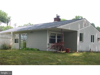 151 Thornridge Dr, Levittown, PA 19054