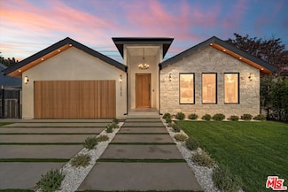 13949 Cumpston St, Sherman Oaks, CA 91401