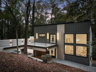 1153 Dawn View Ln NW, Atlanta, GA 30327