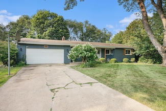 3302 Northview Dr, Kalamazoo, MI 49004