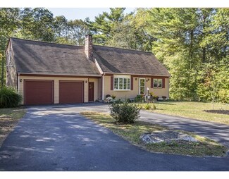 14 Cranberry Dr, Assonet, MA 02702
