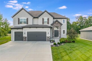 19004 Skyview Ln, Spring Hill, KS 66083