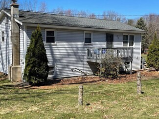 60 Gentes Rd, Essex Junction, VT 05452