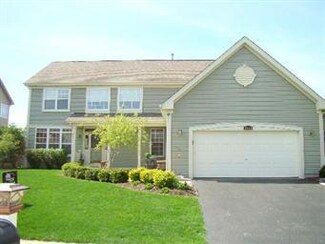 1932 Pinnacle Dr, Aurora, IL 60502