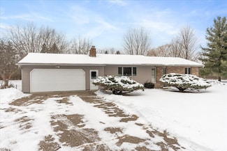 962 Wert Rd, Hudson, WI 54016