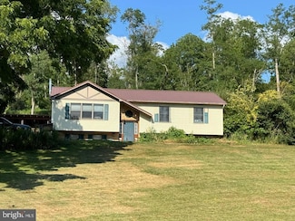 9760 Hunter Ln, Petersburg, PA 16669