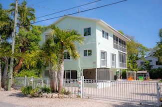 464 Lime Dr, Key Largo, FL 33037