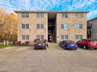 134 Creekside Dr, Morgantown, WV 26508