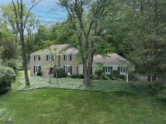 16 Glen Gary Dr, Mendham, NJ 07945