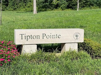 1832 Tipton Point Ct, Columbus, IN 47201