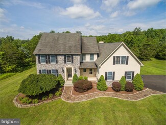 6 Hayden Ln, Ottsville, PA 18942