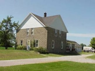 1913 N Jefferson (Upper Level) Rd, Midland, MI 48642