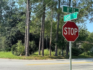 912 8th St E, Tifton, GA 31794
