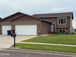 3314 17th Ave SW, Watertown, SD 57201