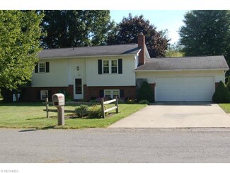 900 Geneva St SW, Sugarcreek, OH 44681