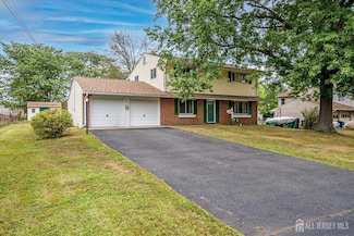 24 Langley Rd, Kendall Park, NJ 08824