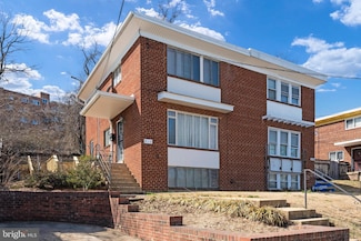 810 S Dinwiddie St, Arlington, VA 22204