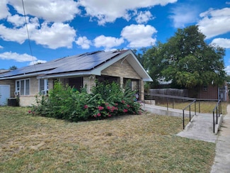 1402 Corpus Christi St, Laredo, TX 78040