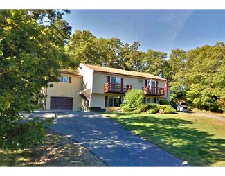 15 Surrey Ln Unit 15, Buzzards Bay, MA 02532