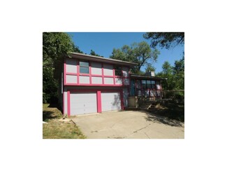 227 S Gant St, Sugar Creek, MO 64054