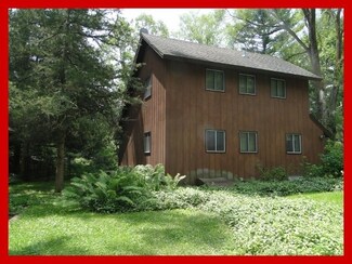 W9033 Lakeview Dr, Cambridge, WI 53523