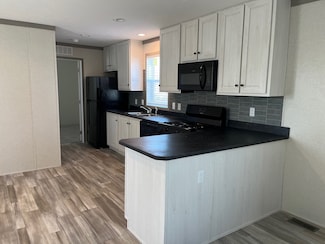 109 Desander Dr Unit 109, Lansing, MI 48906