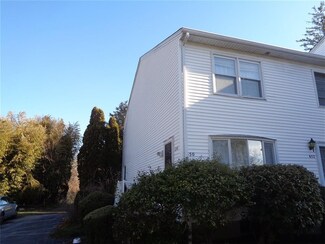 650 Windwood Dr, Tiverton, RI 02878