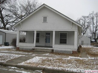 906 Rogers Ave, Pawhuska, OK 74056