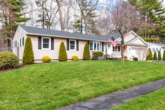 15 Oakwood St, Enfield, CT 06082