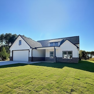 114 County Road 3543, Plum Grove, TX 77327