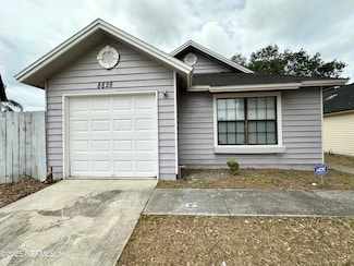 8828 Townsquare Dr S, Jacksonville, FL 32216