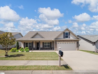 311 Hayfield Ct, Boiling Springs, SC 29316