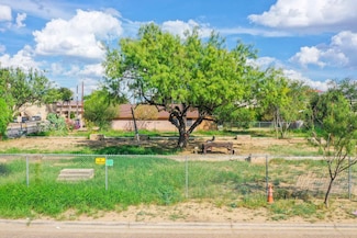 1401 Bustamante St, Laredo, TX 78041