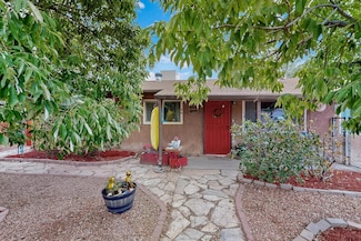 530 Coronado Dr, Bernalillo, NM 87004