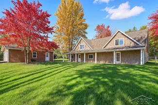 4318 N Eastman Rd, Midland, MI 48642