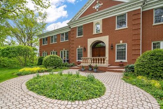 1900 Millburne Rd, Lake Forest, IL 60045