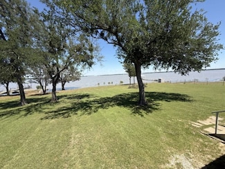 328 Meadow Pond Ct, Runaway Bay, TX 76426