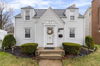 1421 E South St, South Bend, IN 46615