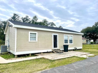 124 E 133rd St, Galliano, LA 70354