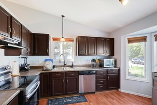 4501 Helena Rd N, Saint Paul, MN 55128