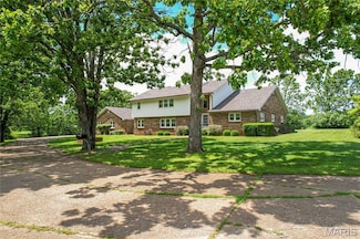 202 Greenbrier St, Lebanon, MO 65536